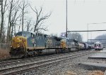 CSX 484 leading M404